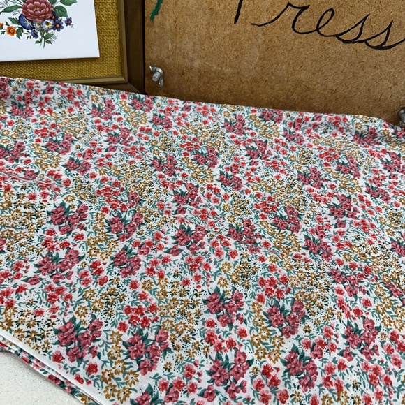 Vintage Fabric Material Textiles Floral Pink Green Brown 60 x 108 Inches - Picture 4 of 5